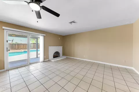 Living - 4723 E Vineyard Rd, Phoenix, AZ 85042 photo 6 of 7