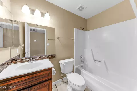 Bath - 4723 E Vineyard Rd, Phoenix, AZ 85042 photo 2 of 2