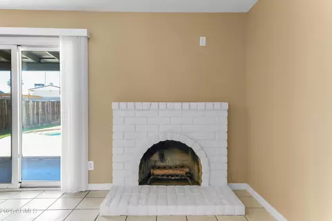 Living - 4723 E Vineyard Rd, Phoenix, AZ 85042 photo 7 of 7