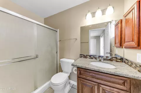 Bath - 4723 E Vineyard Rd, Phoenix, AZ 85042 photo 1 of 2