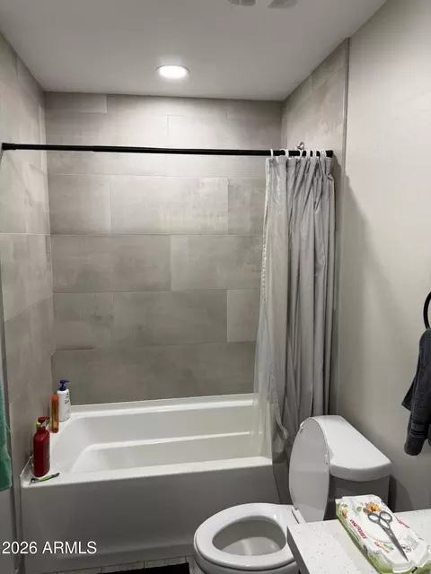 Bath - 1845 E Illini St, Phoenix, AZ 85040 photo 1 of 1