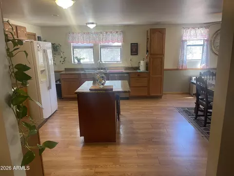 Kitchen - 2871 Moose Trl, Overgaard, AZ 85933 photo 2 of 2