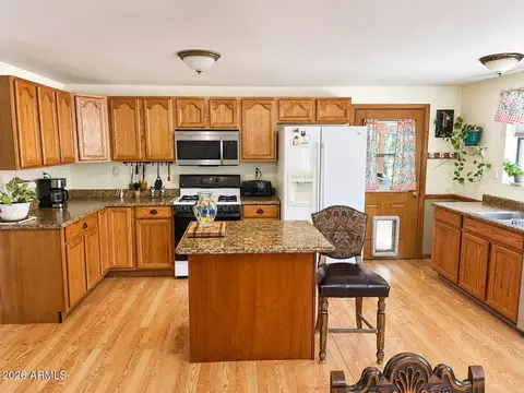 Kitchen - 2871 Moose Trl, Overgaard, AZ 85933 photo 1 of 2