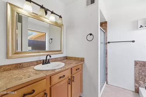 Bath - 721 E Brentrup Dr, Tempe, AZ 85283 photo 2 of 4