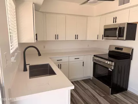 Kitchen - 1880 S Coconino Dr, Apache Junction, AZ 85120 photo 2 of 3