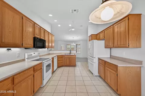 Kitchen - 11464 E Monterey Ave, Mesa, AZ 85209 photo 3 of 4