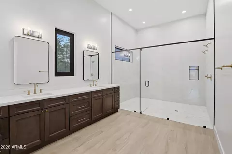 Bath - 4165 W Forest Ct, Pine, AZ 85544 photo 3 of 4