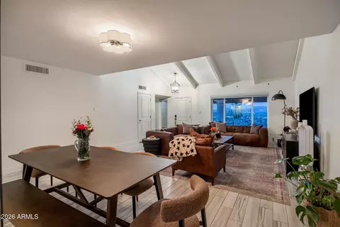 Dining - 1917 E Karen Dr, Phoenix, AZ 85022 photo 1 of 2