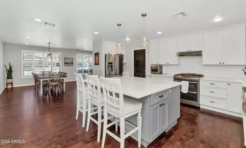 Kitchen - 5001 E Flower St, Phoenix, AZ 85018 photo 3 of 4