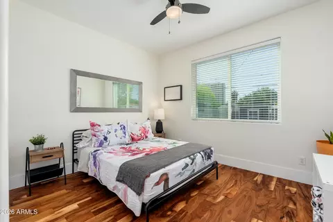 Bedroom - 933 E Granada Rd, Phoenix, AZ 85006 photo 6 of 8