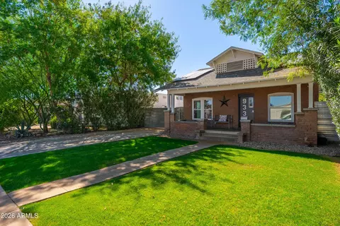 Exterior - 933 E Granada Rd, Phoenix, AZ 85006 photo 1 of 14