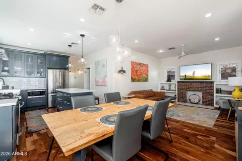 Dining - 933 E Granada Rd, Phoenix, AZ 85006 photo 2 of 3