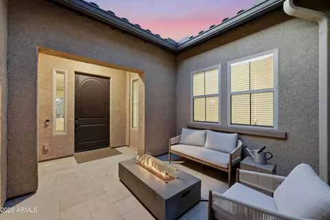 Exterior - 3010 E Desert Ln, Phoenix, AZ 85042 photo 3 of 10