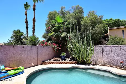 Exterior - 310 E Breckenridge Way, Gilbert, AZ 85234 photo 8 of 13