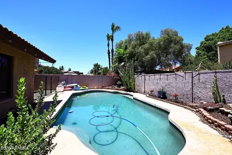 Exterior - 310 E Breckenridge Way, Gilbert, AZ 85234 photo 9 of 13