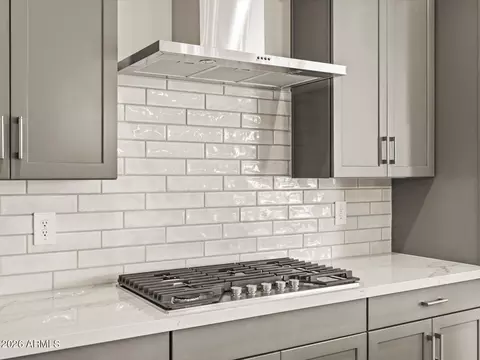 Kitchen - 334 W Flatiron Trl, Apache Junction, AZ 85120 photo 4 of 5