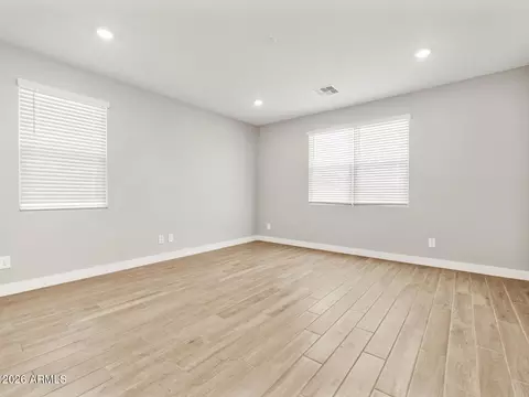 Living - 334 W Flatiron Trl, Apache Junction, AZ 85120 photo 3 of 5