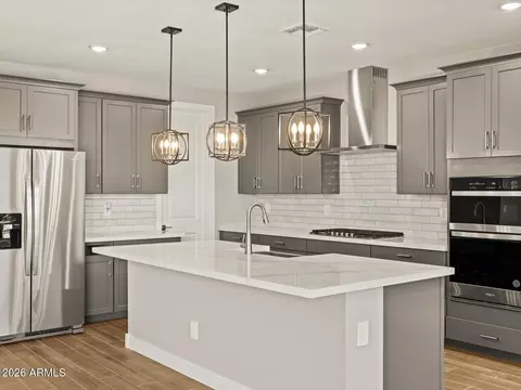 334 W Flatiron Trl, Apache Junction, AZ 85120