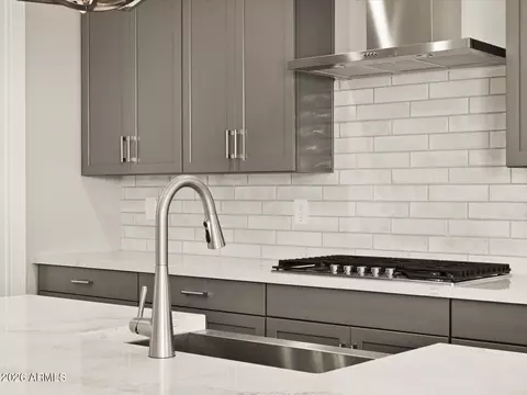 Kitchen - 334 W Flatiron Trl, Apache Junction, AZ 85120 photo 3 of 5