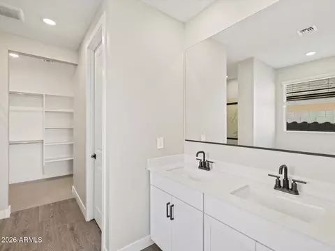 Bath - 309 W Rock Needle Trl, Apache Junction, AZ 85120 photo 5 of 10