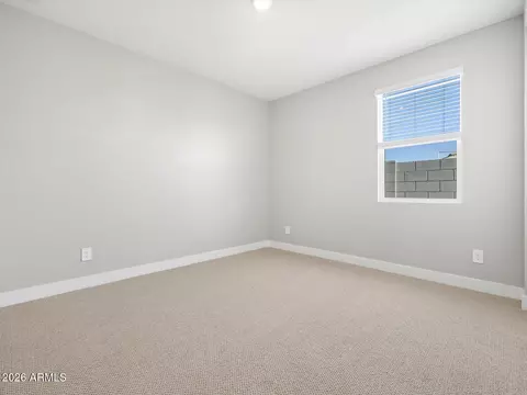 Bedroom - 325 W Rock Needle Trl, Apache Junction, AZ 85120 photo 3 of 8