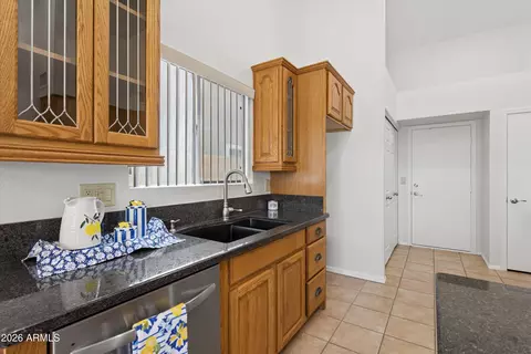 Kitchen - 2743 E Cathedral Rock Dr, Phoenix, AZ 85048 photo 3 of 6