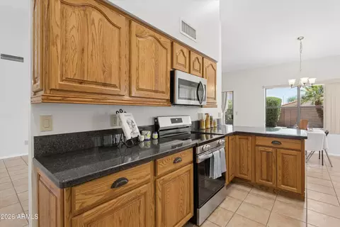 Kitchen - 2743 E Cathedral Rock Dr, Phoenix, AZ 85048 photo 2 of 6