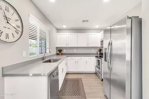 Kitchen - 8119 E Olla Ave, Mesa, AZ 85212 photo 4 of 4