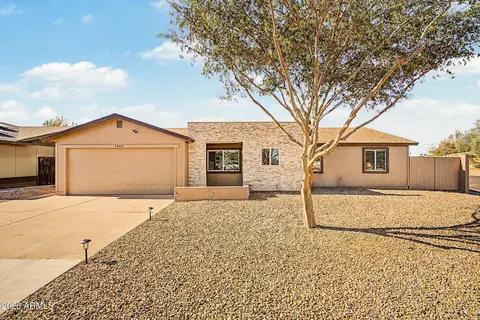 Exterior - 3948 E Hillery Dr, Phoenix, AZ 85032 photo 5 of 5