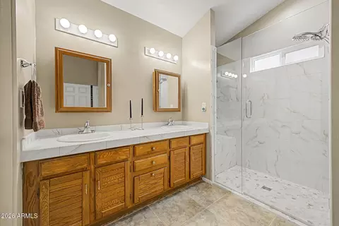 Bath - 4606 E Shomi St, Phoenix, AZ 85044 photo 3 of 3