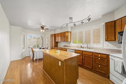 Kitchen - 4606 E Shomi St, Phoenix, AZ 85044 photo 1 of 3