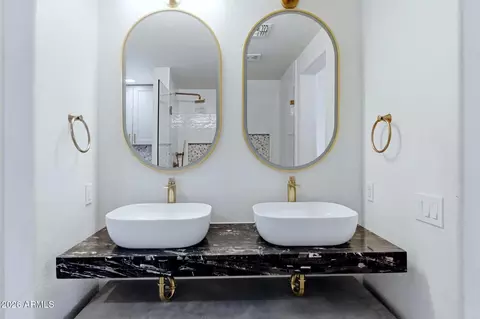Bath - 5852 E Hampton Ave, Mesa, AZ 85206 photo 1 of 5