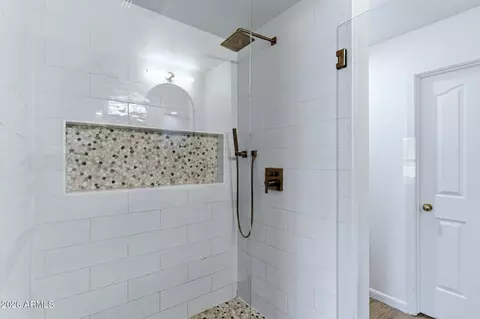 Bath - 5852 E Hampton Ave, Mesa, AZ 85206 photo 3 of 5