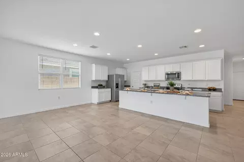 Kitchen - 2421 W Sable Ave, Apache Junction, AZ 85120 photo 5 of 5