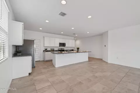 Kitchen - 2421 W Sable Ave, Apache Junction, AZ 85120 photo 4 of 5
