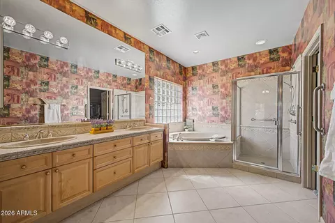 Bath - 4349 E Fairbrook Cir, Mesa, AZ 85205 photo 2 of 3