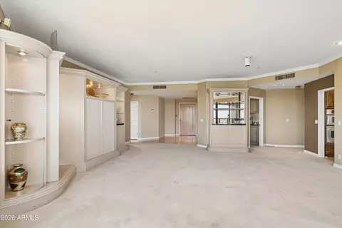 Living - 1040 E Osborn Rd #803, Phoenix, AZ 85014 photo 4 of 9
