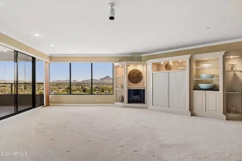 Living - 1040 E Osborn Rd #803, Phoenix, AZ 85014 photo 6 of 9