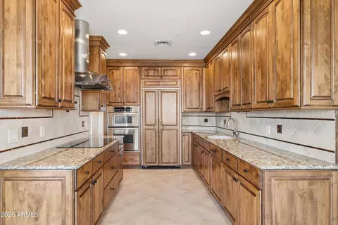 Kitchen - 1040 E Osborn Rd #803, Phoenix, AZ 85014 photo 3 of 6
