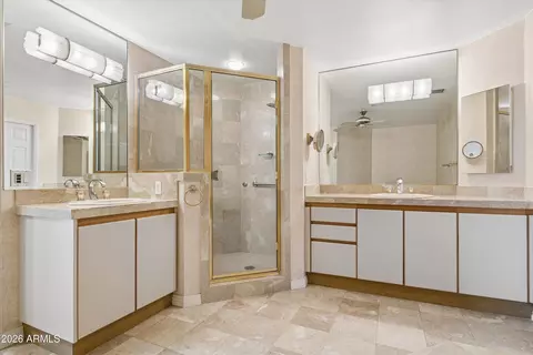Bath - 1040 E Osborn Rd #803, Phoenix, AZ 85014 photo 1 of 2