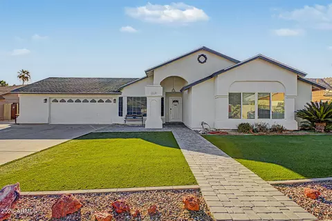 8740 W Keim Dr, Glendale, AZ 85305