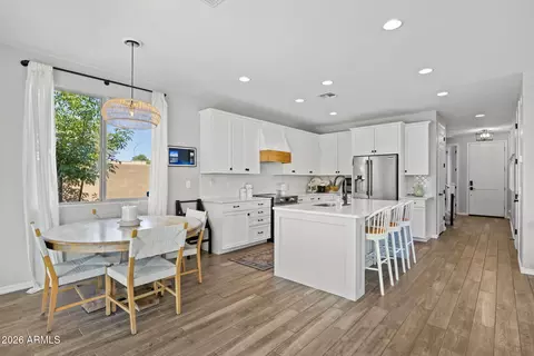Kitchen - 7548 E Olla Ave, Mesa, AZ 85212 photo 1 of 4