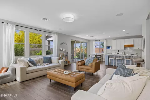 Living - 7548 E Olla Ave, Mesa, AZ 85212 photo 2 of 3
