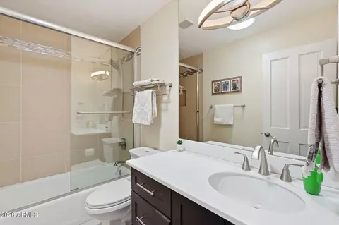 Bath - 2107 E Alameda Dr, Tempe, AZ 85282 photo 2 of 3