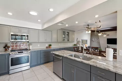 Kitchen - 2107 E Alameda Dr, Tempe, AZ 85282 photo 3 of 5
