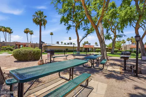 Exterior - 1320 E Bethany Home Rd #52, Phoenix, AZ 85014 photo 5 of 9