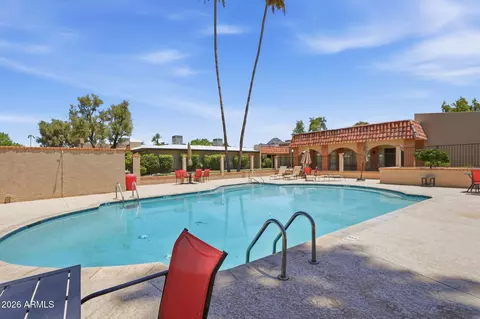 Exterior - 1320 E Bethany Home Rd #52, Phoenix, AZ 85014 photo 7 of 9