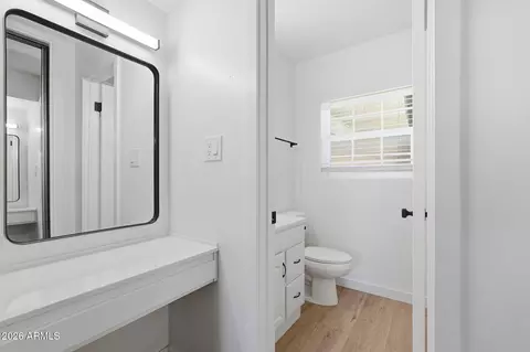 Bath - 1320 E Bethany Home Rd #52, Phoenix, AZ 85014 photo 1 of 3
