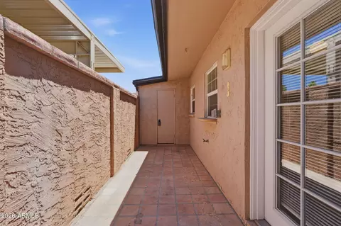 Exterior - 1320 E Bethany Home Rd #52, Phoenix, AZ 85014 photo 2 of 9
