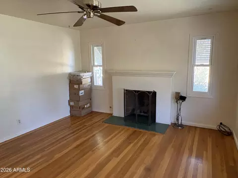 Living - 1617 Earll Dr, Phoenix, AZ 85016 photo 2 of 4